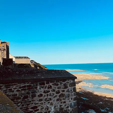 Location - Remparts De La Hauteville *